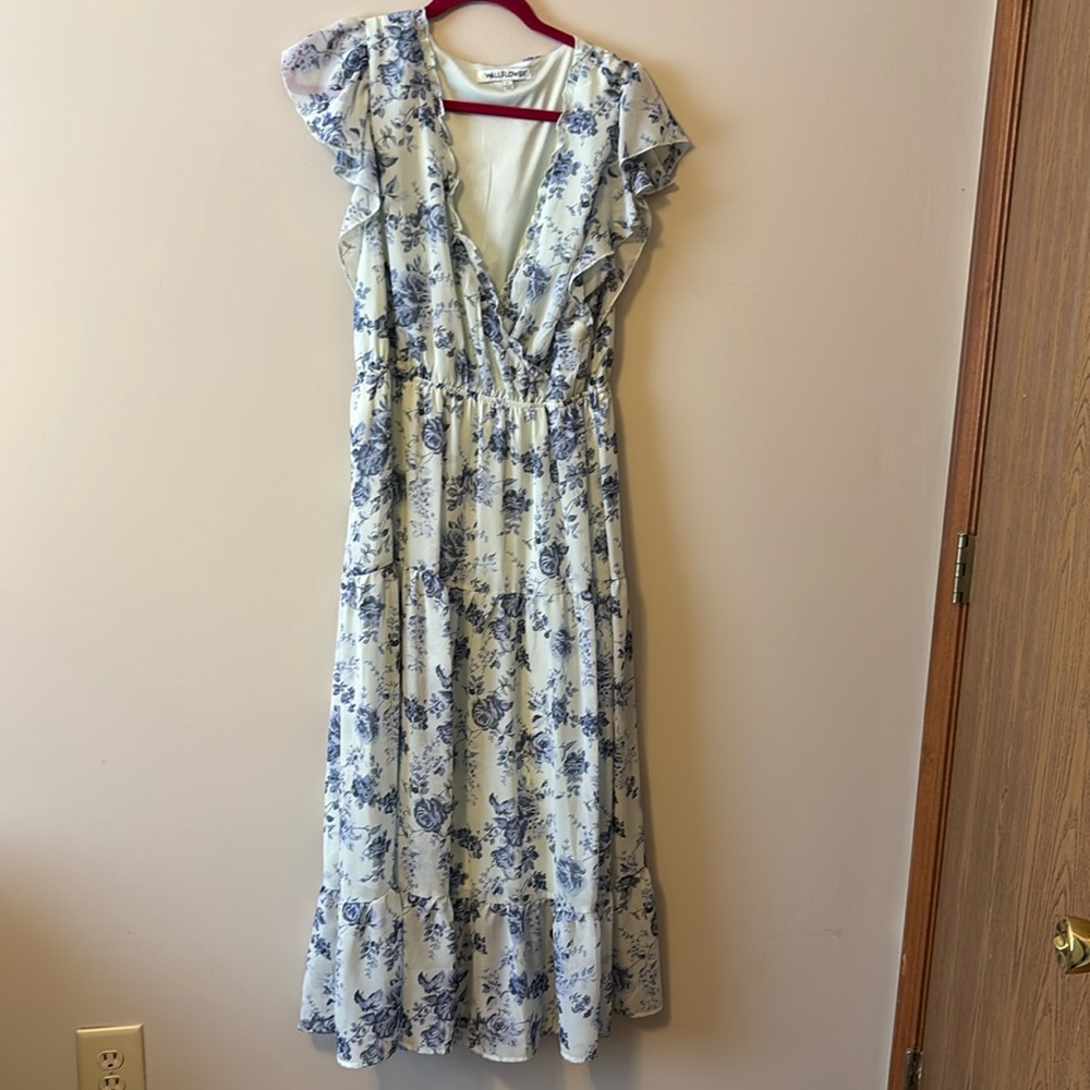 White with navy flowers size large Maxi dress